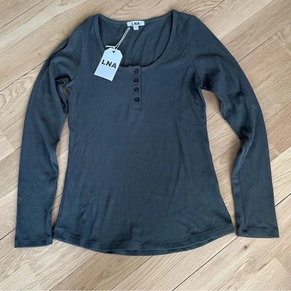 NWT LNA Chriselle Rib-Henley Size L - Picture 1 of 6